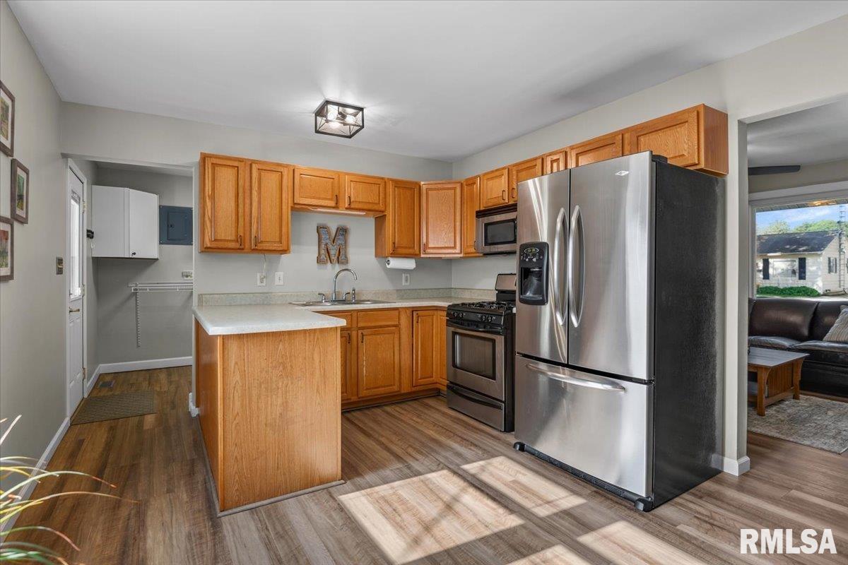 1326 Johnson Lane Springfield, IL 62702 - Photo 3 of 7 Gallery Image 3