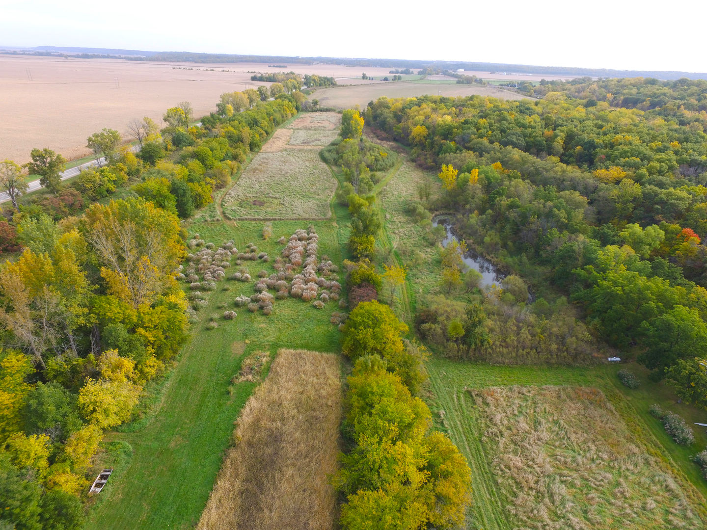 18510 Sand Road Fulton, IL 61252 - Photo 50 of 54 a view of a lake with a city
