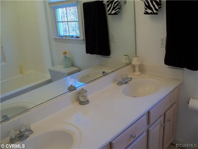 5224 Lockberry Ridge Drive North Chesterfield, VA 23237 - Photo 13 of 21 Master Bath