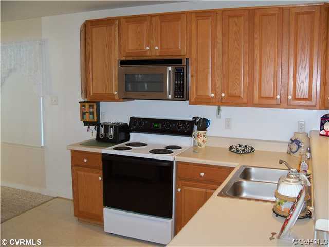 5224 Lockberry Ridge Drive North Chesterfield, VA 23237 - Photo 4 of 21 Kitchen