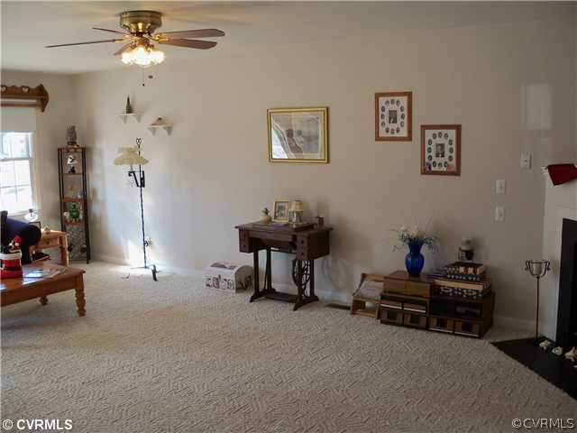 5224 Lockberry Ridge Drive North Chesterfield, VA 23237 - Photo 7 of 21 Den/Family/Great Room