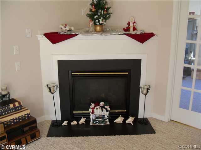 5224 Lockberry Ridge Drive North Chesterfield, VA 23237 - Photo 8 of 21 Den/Family/Great Room - Gas Fireplace