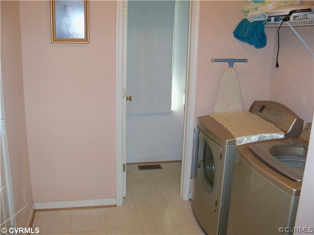 5224 Lockberry Ridge Drive North Chesterfield, VA 23237 - Photo 10 of 21 Laundry