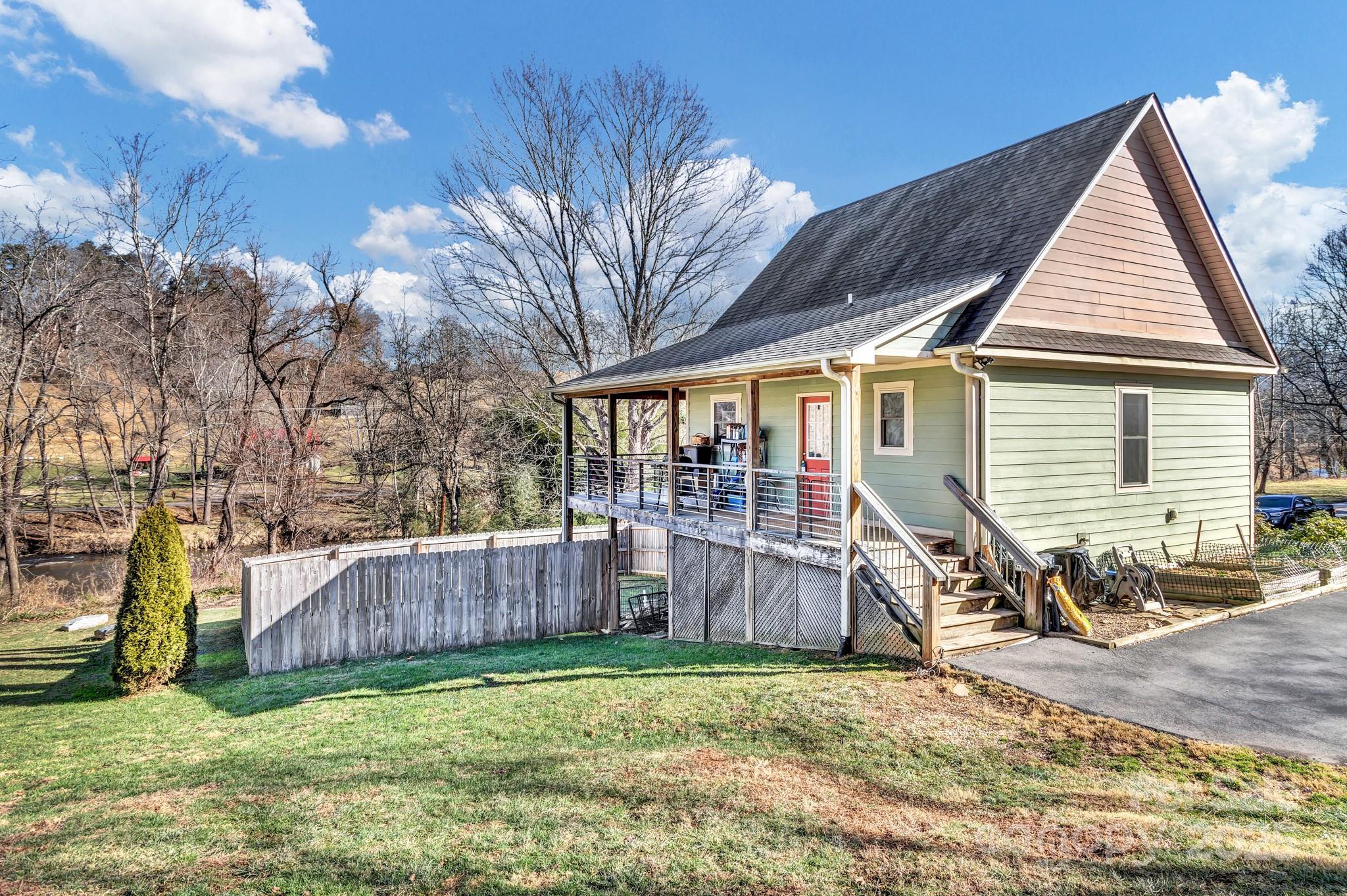2600 Old Clyde Road Clyde, NC 28721 - Photo 1 of 43