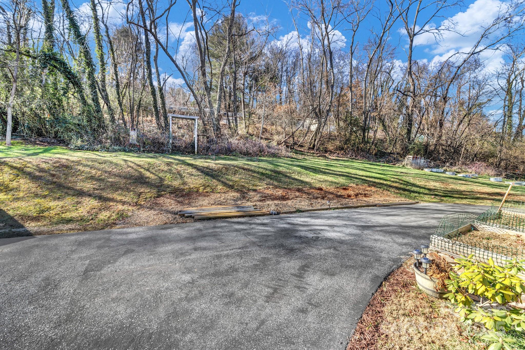 2600 Old Clyde Road Clyde, NC 28721 - Photo 11 of 43