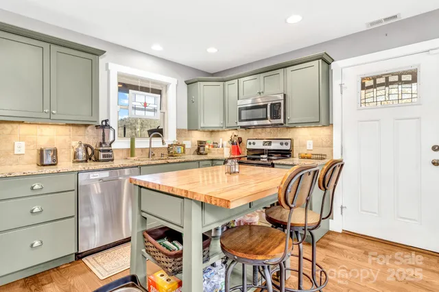 $350,000 | 2600 Old Clyde Road, Clyde, NC 28721