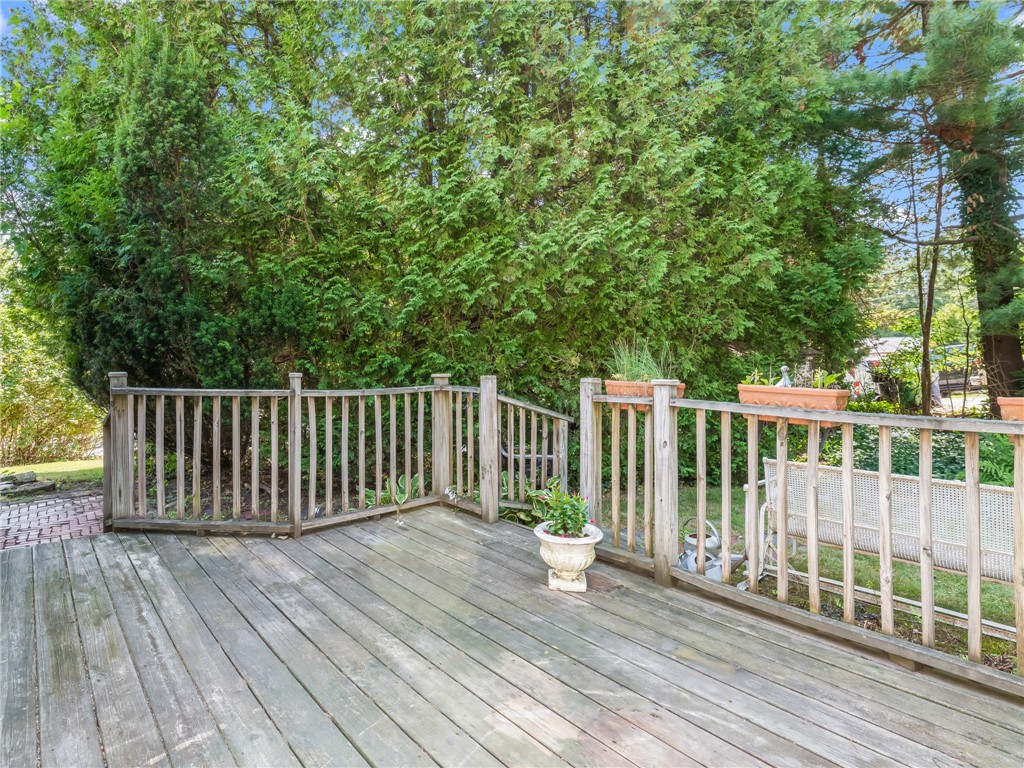100 Diamond Hill Road Warwick, RI 02886 - Photo 19 of 23 Deck