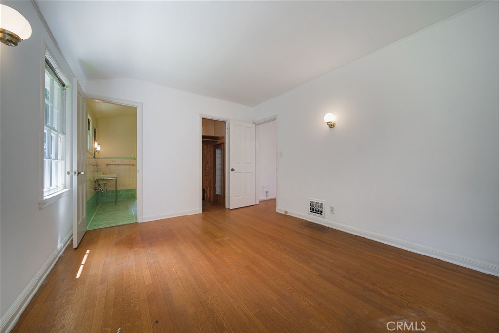 1625 Campbell Street Glendale, CA 91207 - Photo 17 of 19 a view of an empty room with wooden floor