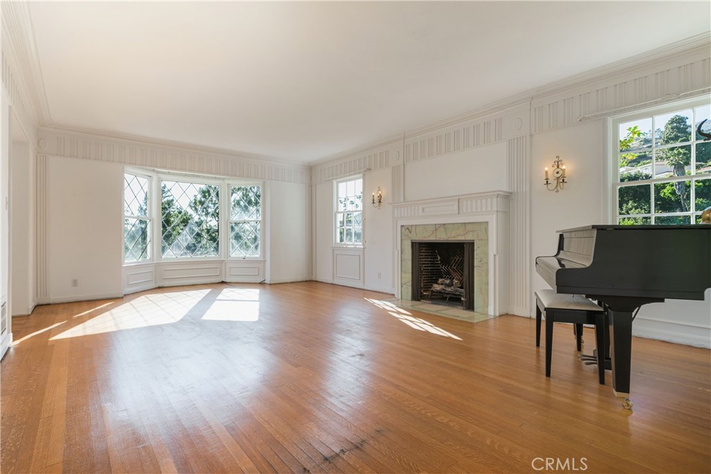 1625 Campbell Street Glendale, CA 91207 - Photo 4 of 19 a view of an empty room with window and wooden floor