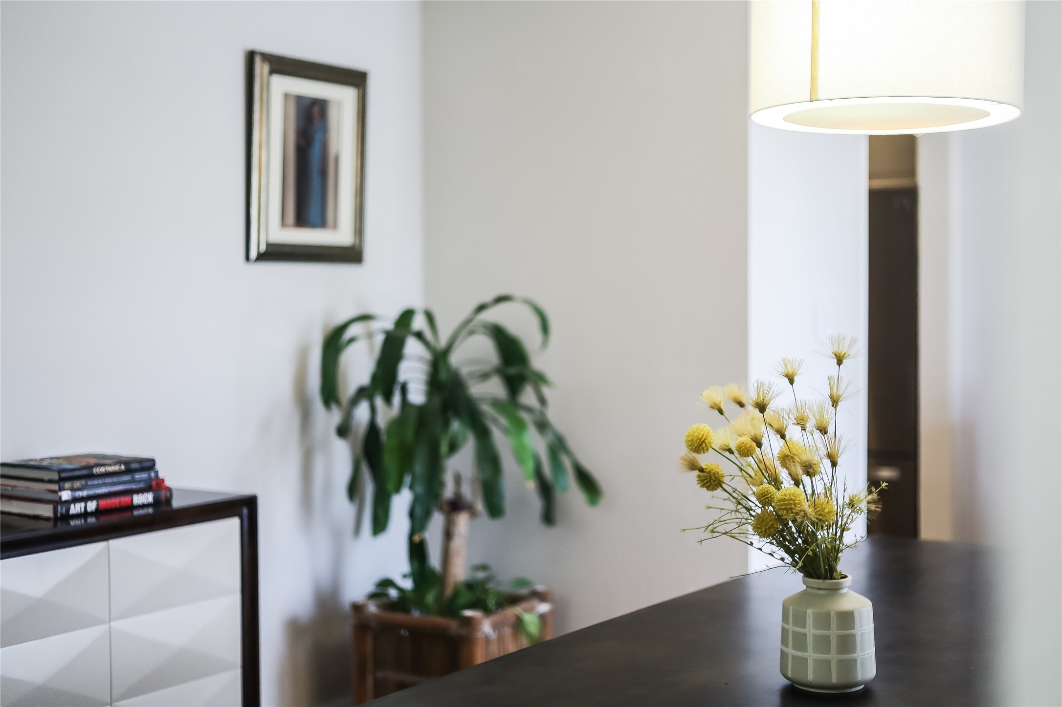 7300 Glenhill Road Austin, TX 78752 - Photo 27 of 37 a vase of flowers sitting on a table