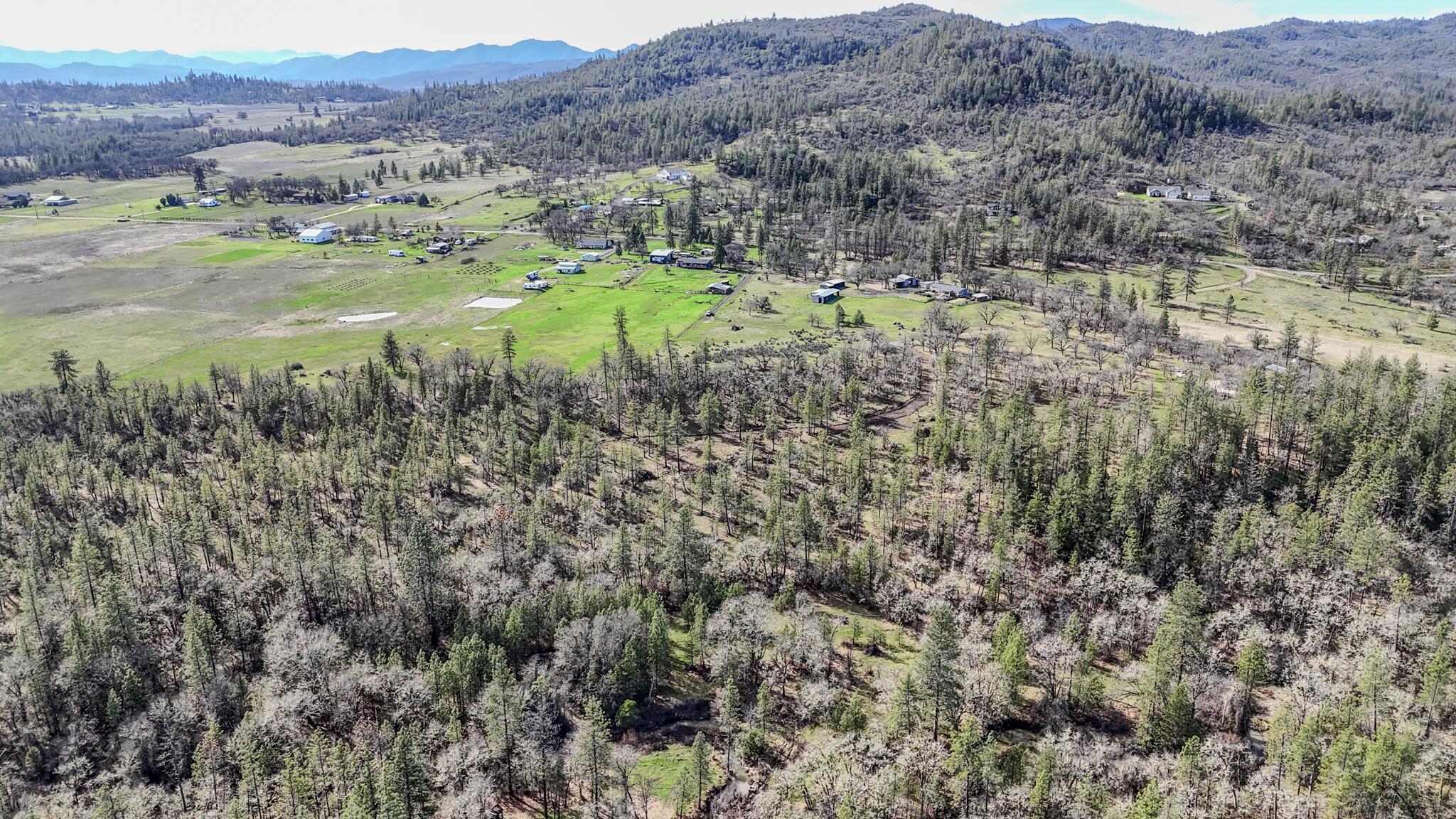 506 Greenleaf Drive Eagle Point, OR 97524 - Photo 11 of 38 DJI_20260227135544_0504_D