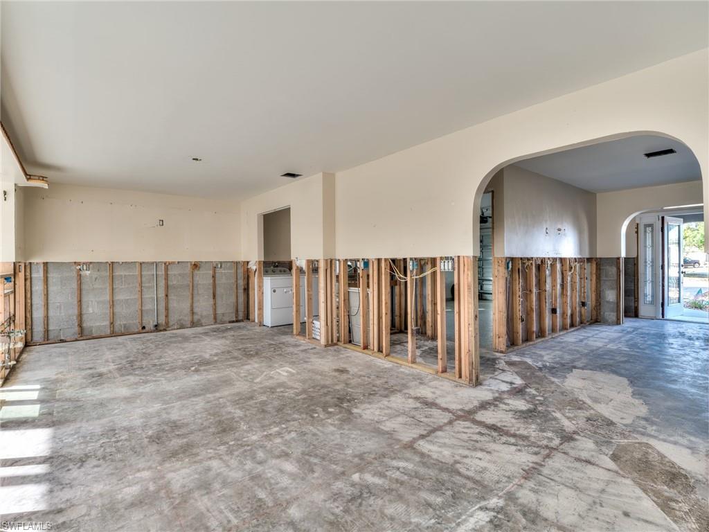 20621 Coconut Drive Estero, FL 33928 - Photo 21 of 37 a view of a garage