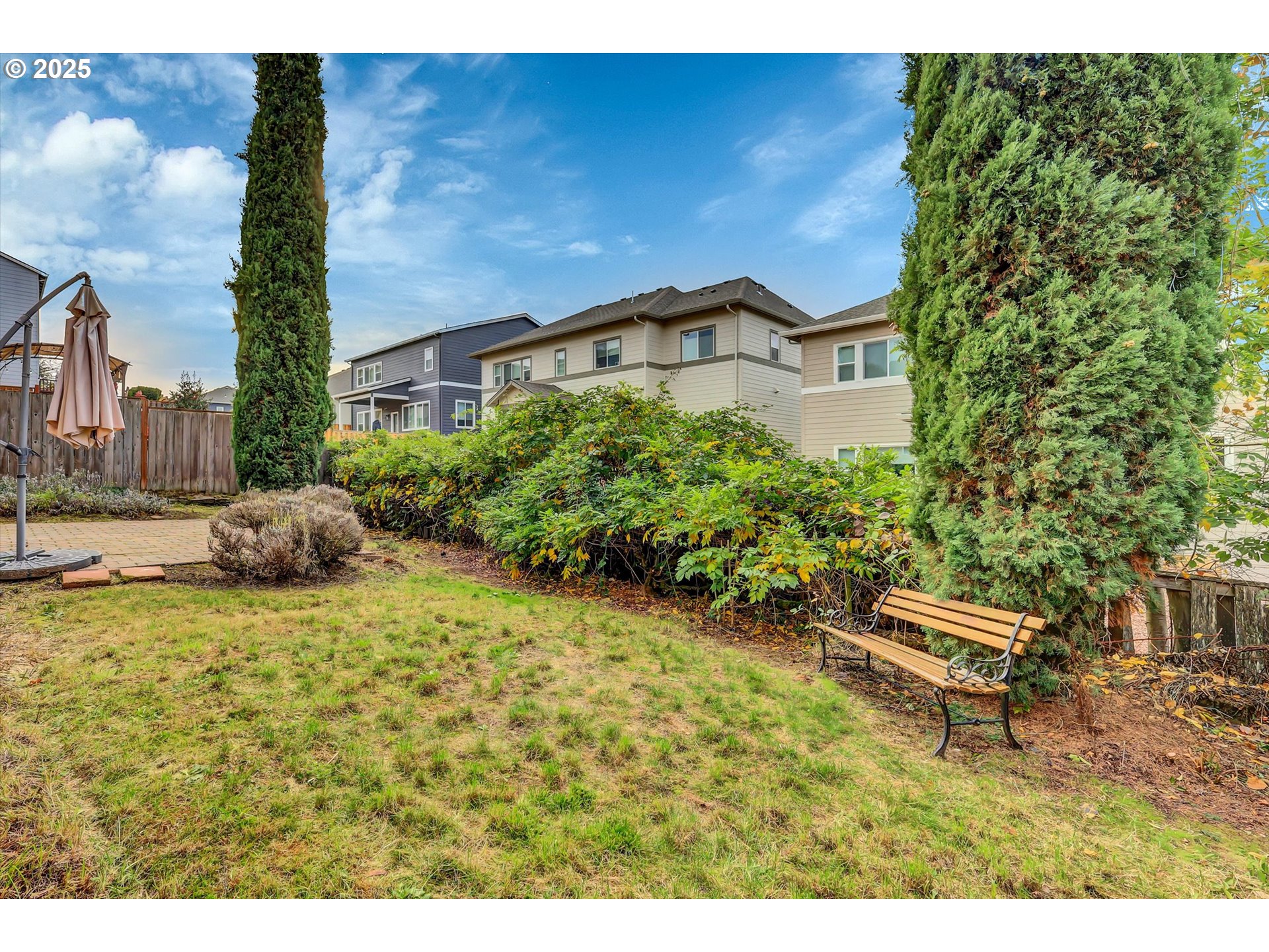 13765 Southwest Florentine Avenue Portland, OR 97223 - Photo 33 of 34 a house view with a garden space