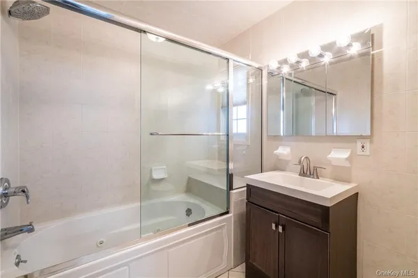 $3,800 | 89 Ridgewood Avenue, Unit 1, Yonkers, NY 10704