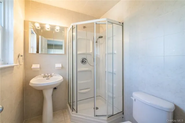 $3,800 | 89 Ridgewood Avenue, Unit 1, Yonkers, NY 10704