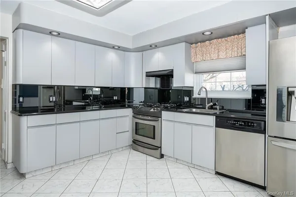 $3,800 | 89 Ridgewood Avenue, Unit 1, Yonkers, NY 10704