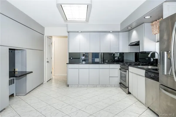 $3,800 | 89 Ridgewood Avenue, Unit 1, Yonkers, NY 10704