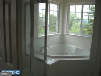 47 Abby Road Avondale, PA 19311 - Photo 10 of 12 Bathroom