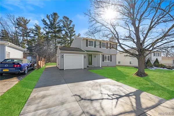 $349,900 | 3925 Sharondale Drive, Hamburg, NY 14075