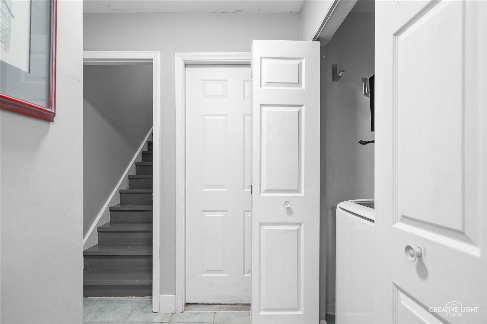 838 Havenshire Road Naperville, IL 60565 - Photo 28 of 48 a view of a hallway with entryway door