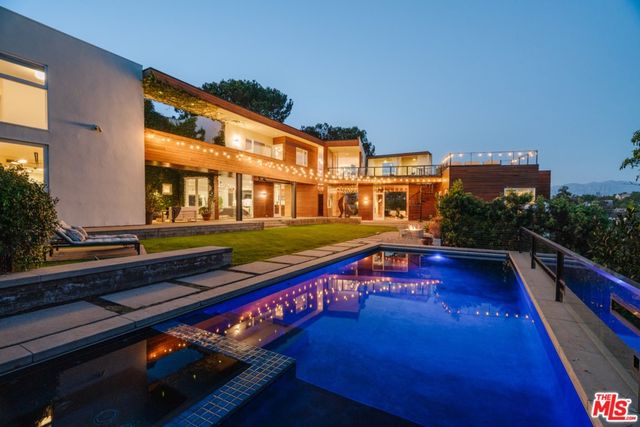 a view of outdoor space yard and patio