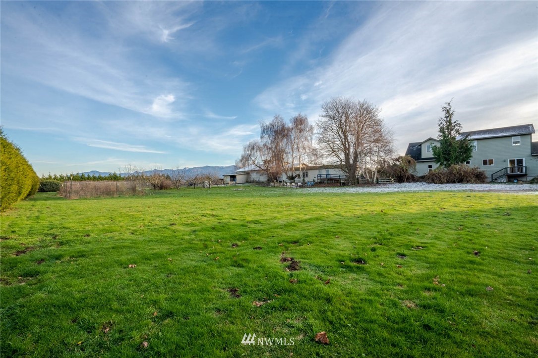8743 Green Road Burlington, WA 98233 - Photo 3 of 25 Gallery Image 3