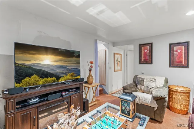 $425,000 | 682 Buckingham Square, Lake Arrowhead, CA 92352