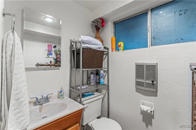 $425,000 | 682 Buckingham Square, Lake Arrowhead, CA 92352