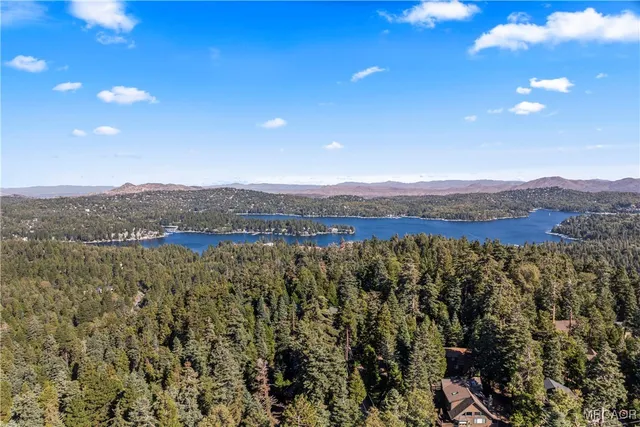 $425,000 | 682 Buckingham Square, Lake Arrowhead, CA 92352