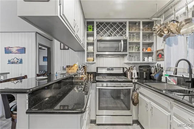 $425,000 | 682 Buckingham Square, Lake Arrowhead, CA 92352