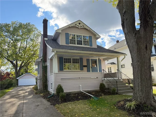 $294,900 | 161 Elmwood Park West, Tonawanda, NY 14150