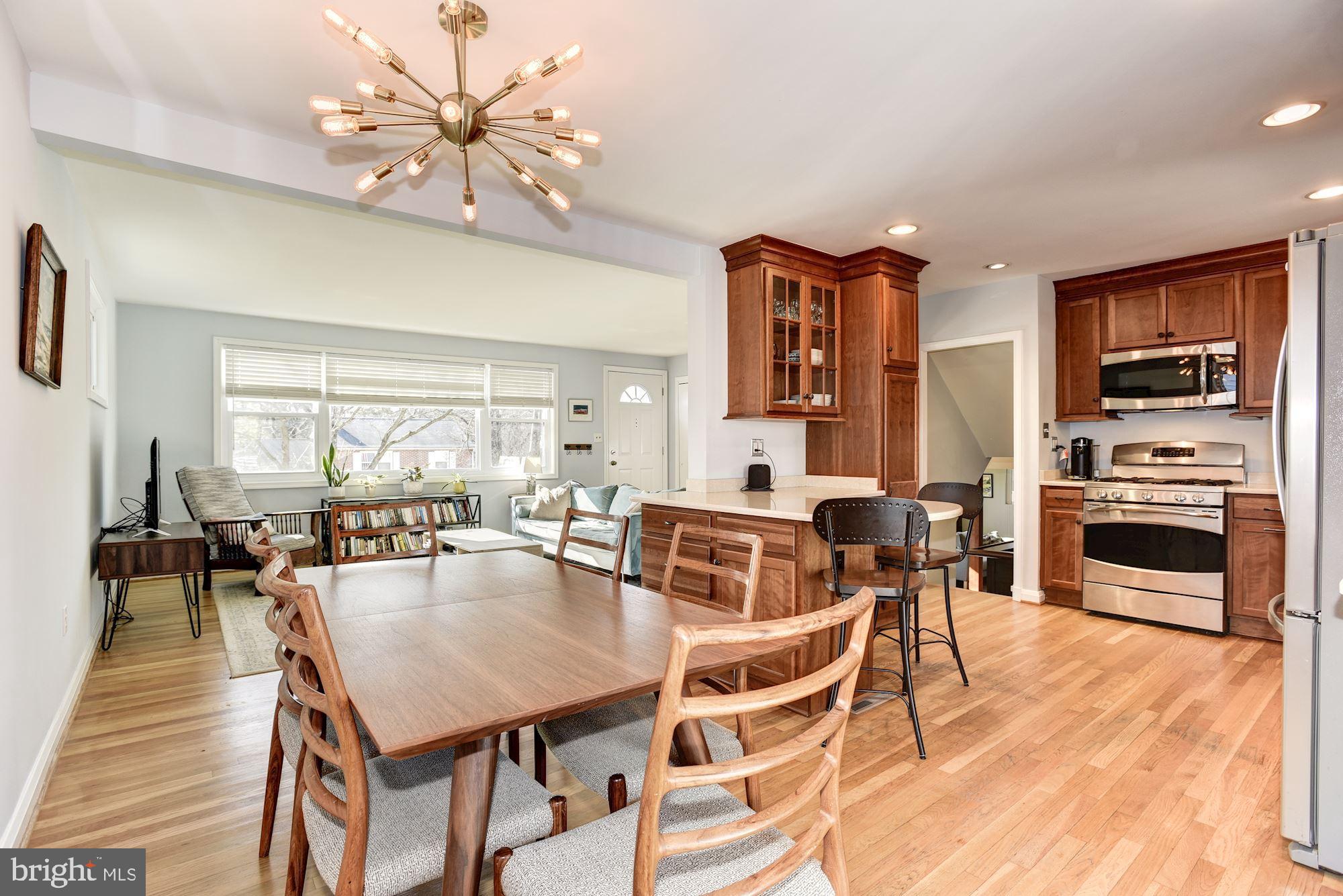 124 Ridgefield Road Lutherville-Timonium, MD 21093 - Photo 10 of 34 Dining Room