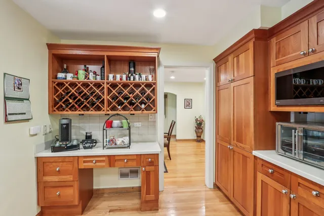 $899,000 | 6741 Ramona, Lincolnwood, IL 60712