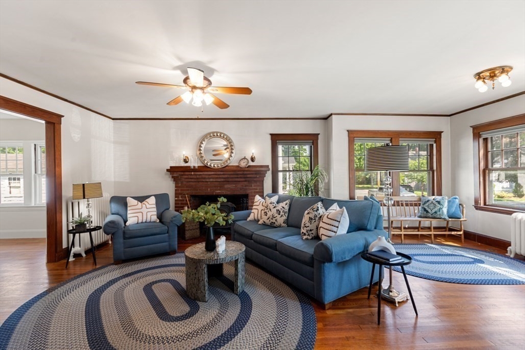8 Berkeley Street Reading, MA 01867 - Photo 7 of 32