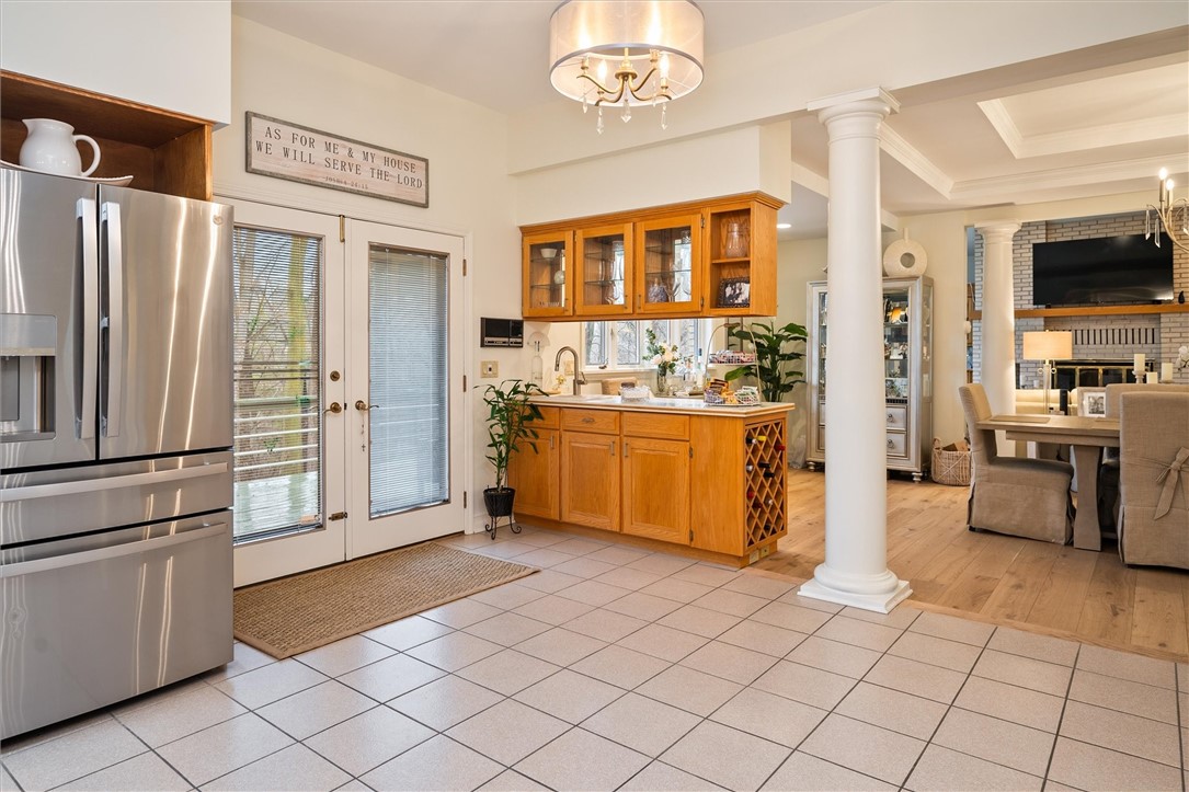 13 Shingle Mill Road Irondequoit, NY 14609 - Photo 16 of 50 Bar/cabinet area off sliders