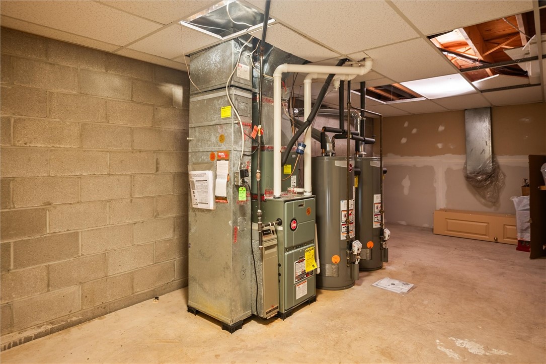 13 Shingle Mill Road Irondequoit, NY 14609 - Photo 42 of 50 2nd utility room!