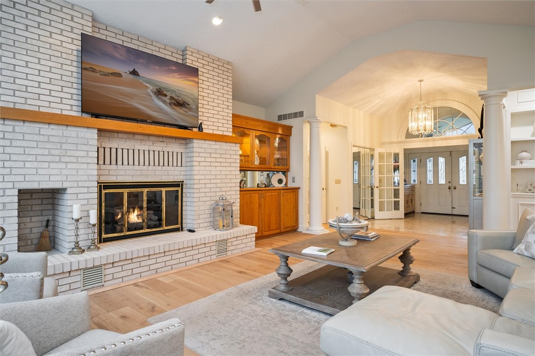 13 Shingle Mill Road Irondequoit, NY 14609 - Photo 9 of 50 View to foyer and entry area