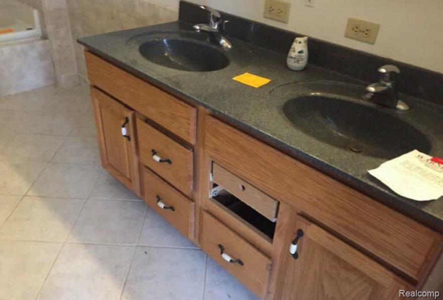 1812 Irish Road Dundee, MI 48131 - Photo 15 of 22 15.jpg