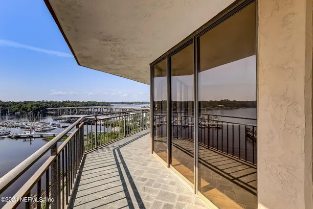 $649,000 | 4401 Lakeside Drive, Unit 903, Jacksonville, FL 32210