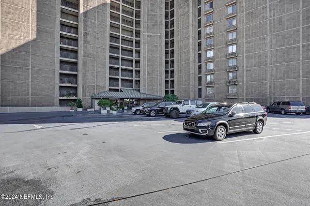 $649,000 | 4401 Lakeside Drive, Unit 903, Jacksonville, FL 32210