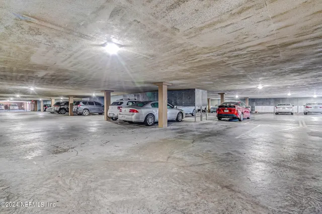 $649,000 | 4401 Lakeside Drive, Unit 903, Jacksonville, FL 32210