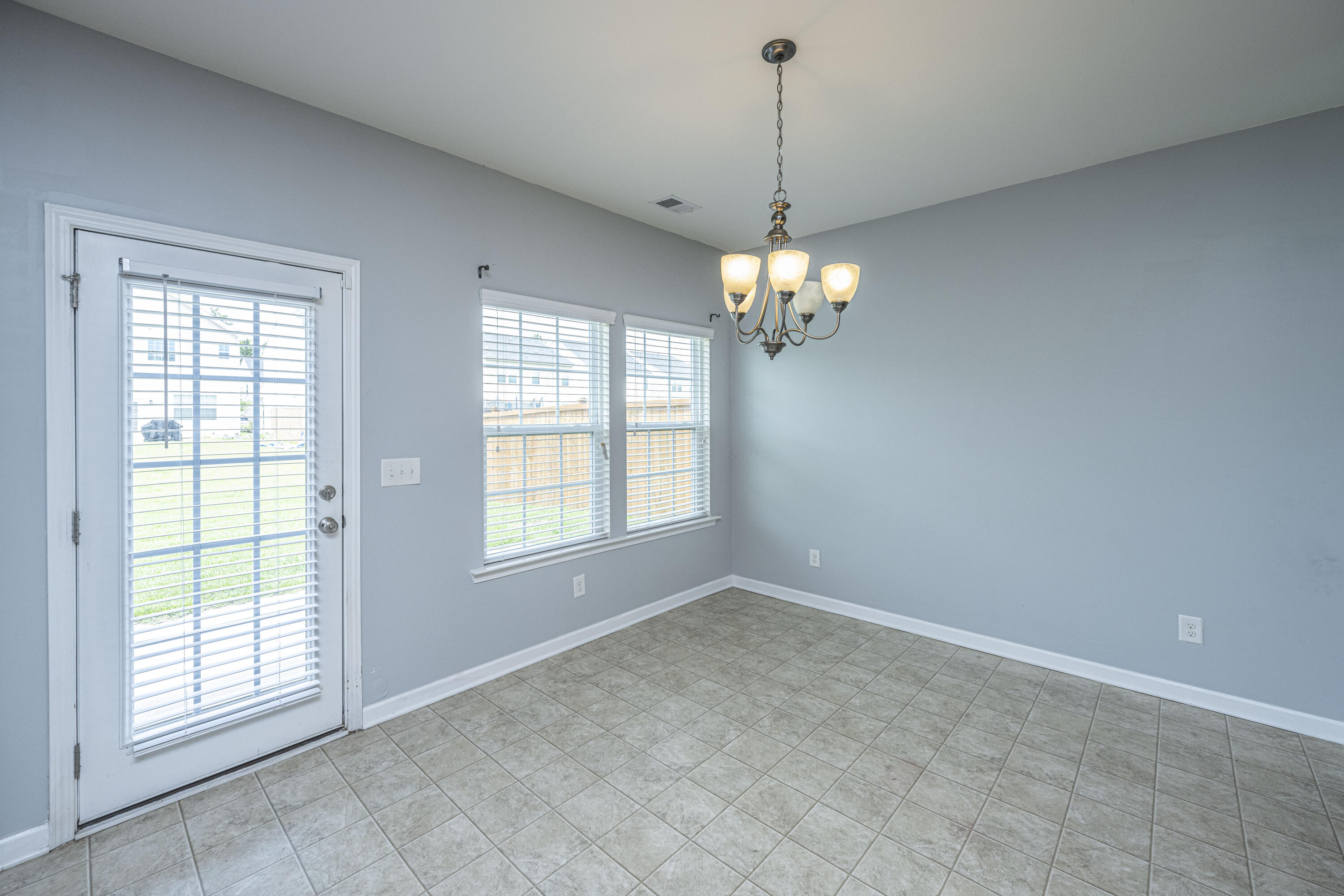 108 Radtko Road Summerville, SC 29486 - Photo 13 of 40 108RadtkoRd18