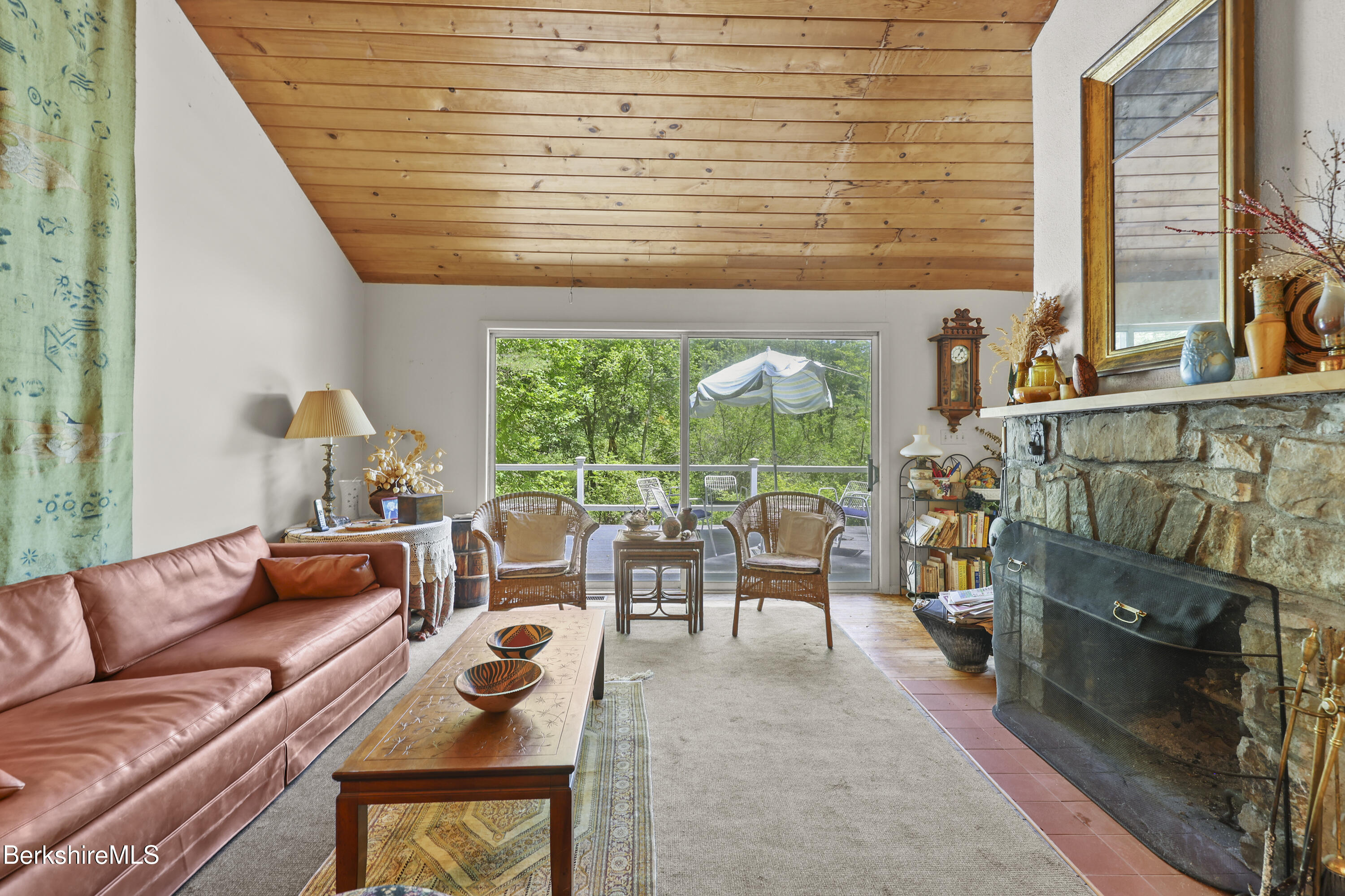 19 Sackman Way Monterey, MA 01230 - Photo 14 of 40 Living Room