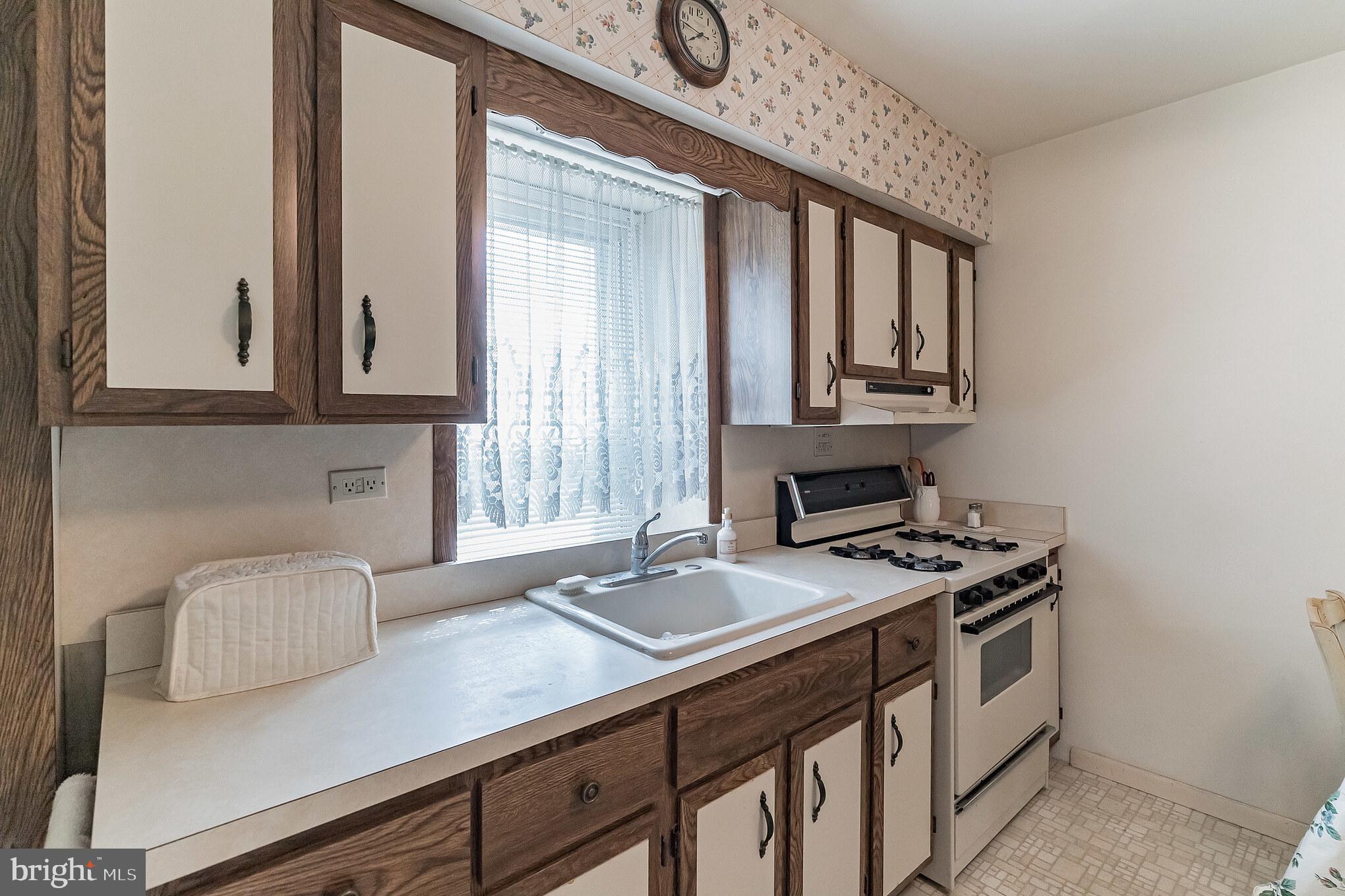 213 Trinity Avenue Ambler, PA 19002 - Photo 13 of 33 Kitchen