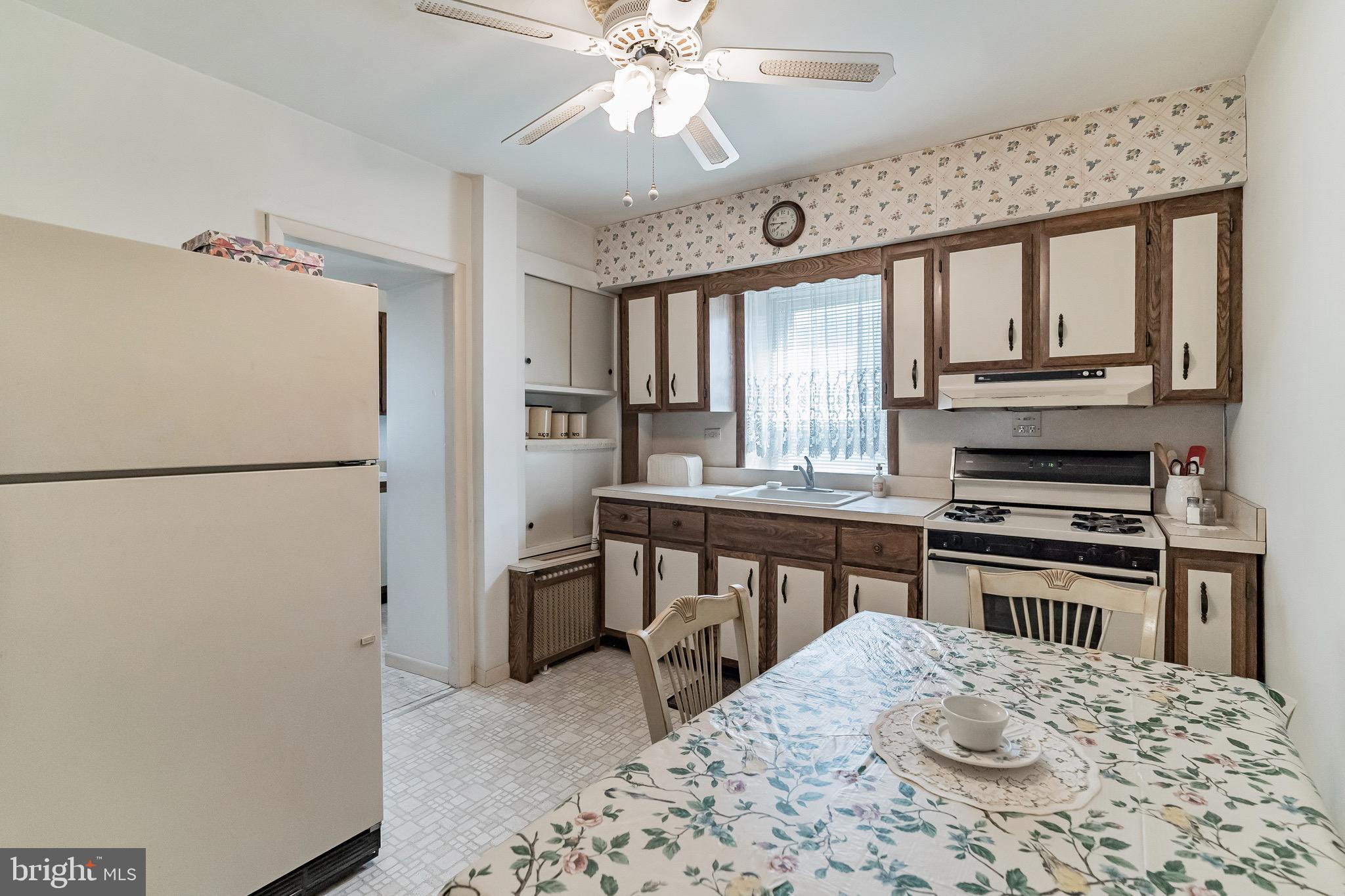 213 Trinity Avenue Ambler, PA 19002 - Photo 15 of 33 Kitchen
