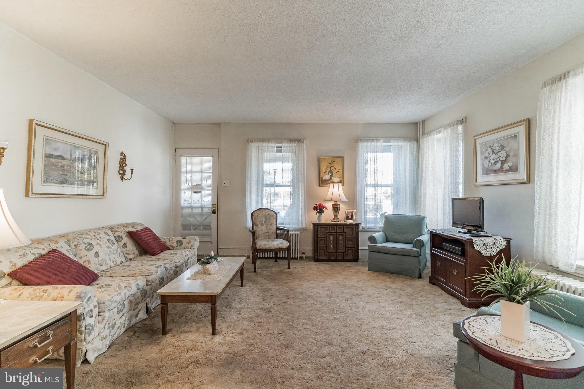 213 Trinity Avenue Ambler, PA 19002 - Photo 6 of 33 Living Room
