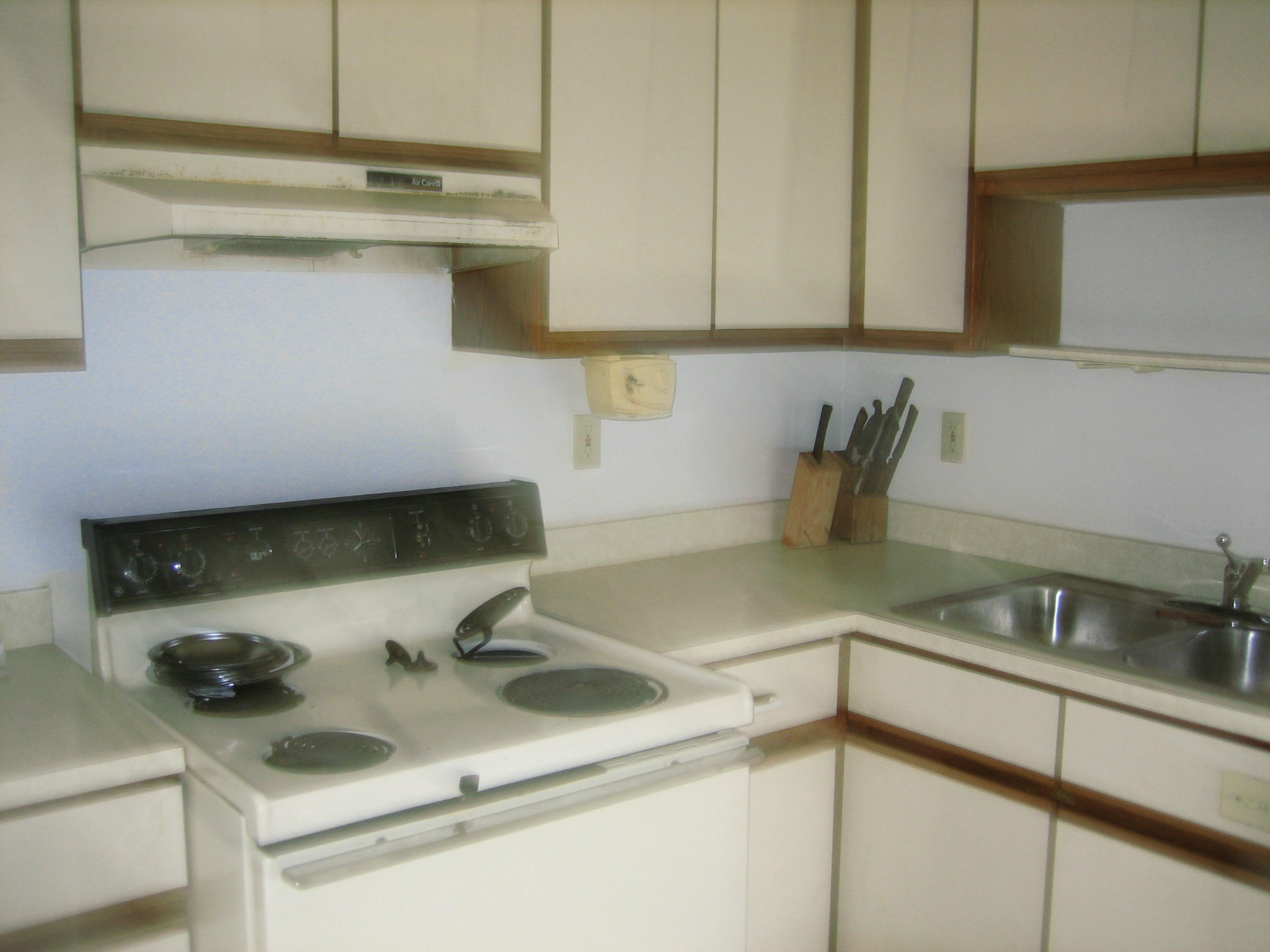 2919 Southeast Amherst Street Stuart, FL 34997 - Photo 2 of 11 Kitchen
