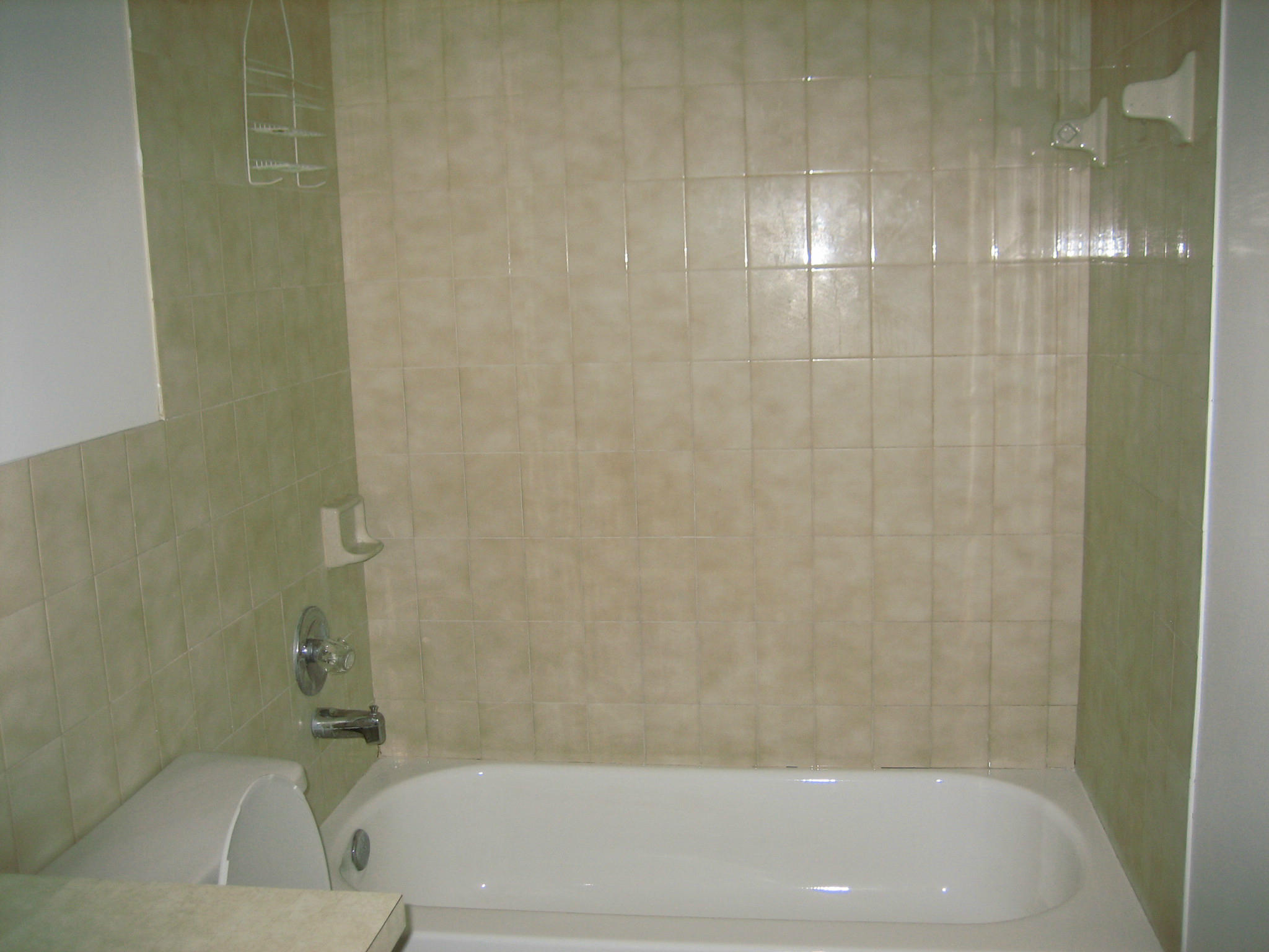 2919 Southeast Amherst Street Stuart, FL 34997 - Photo 8 of 11 Bathroom shower & bath combo