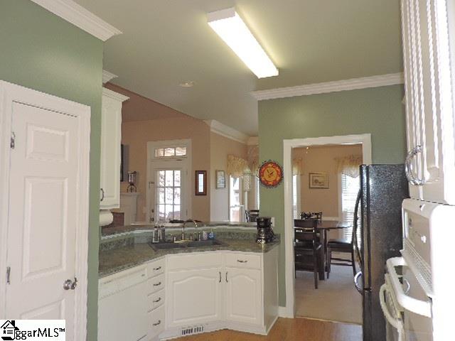 100 Richglen Way Greer, SC 29650 - Photo 3 of 22 Gallery Image 3
