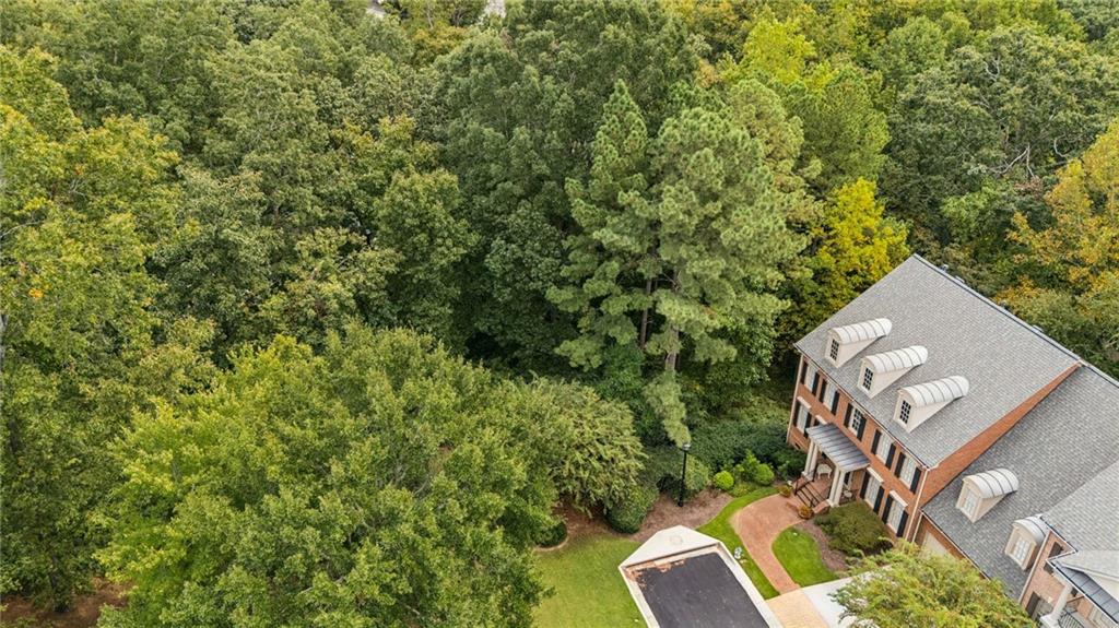 250 Enclave Circle Atlanta, GA 30342 - Photo 2 of 45
